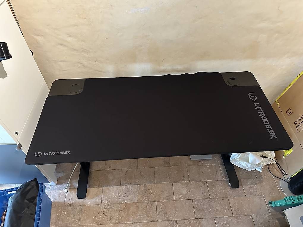 Scrivanie: Bureau gamin ultradesk – Usato da Cheseaux-Lausanne venduto da thi_6y96 1