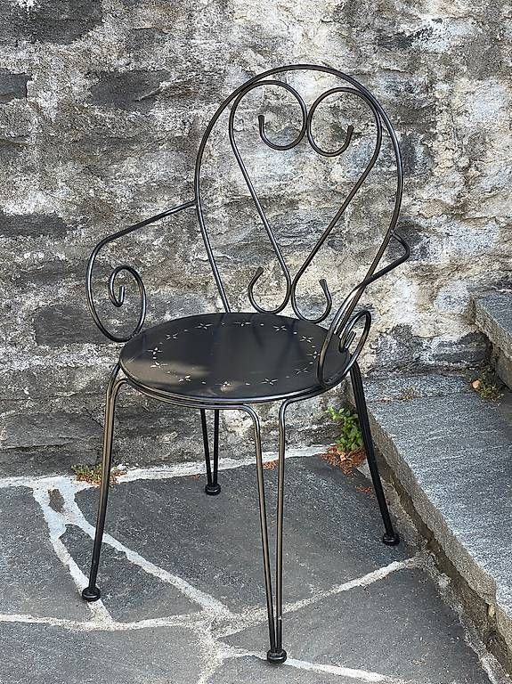 Stühle: Hübscher Eisenstuhl – Gebraucht aus Zürich von kaufen.und.verkaufen