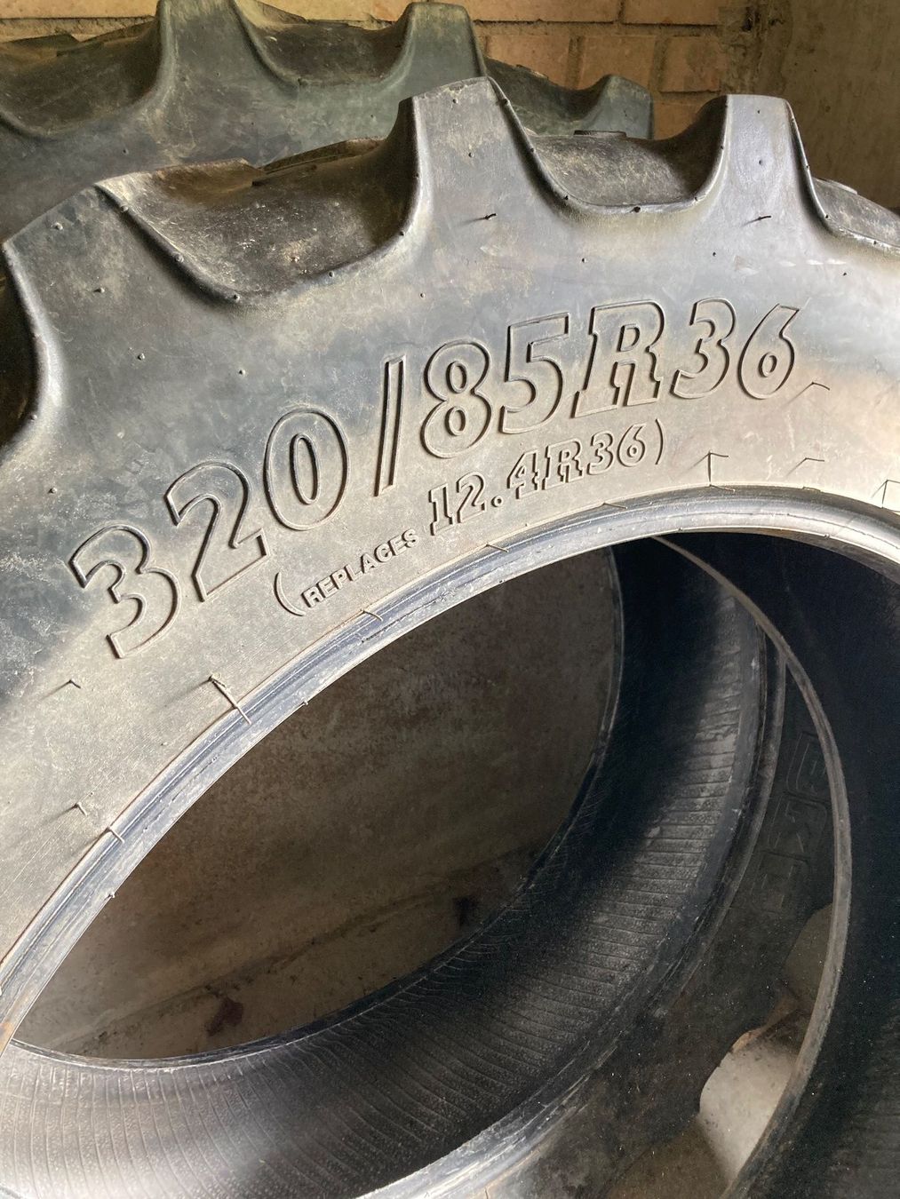 Pneumatici & Ruote complete: Traktoren Pneu 320/85 R36 – Usato da Schüpfheim venduto da mech-shop 1