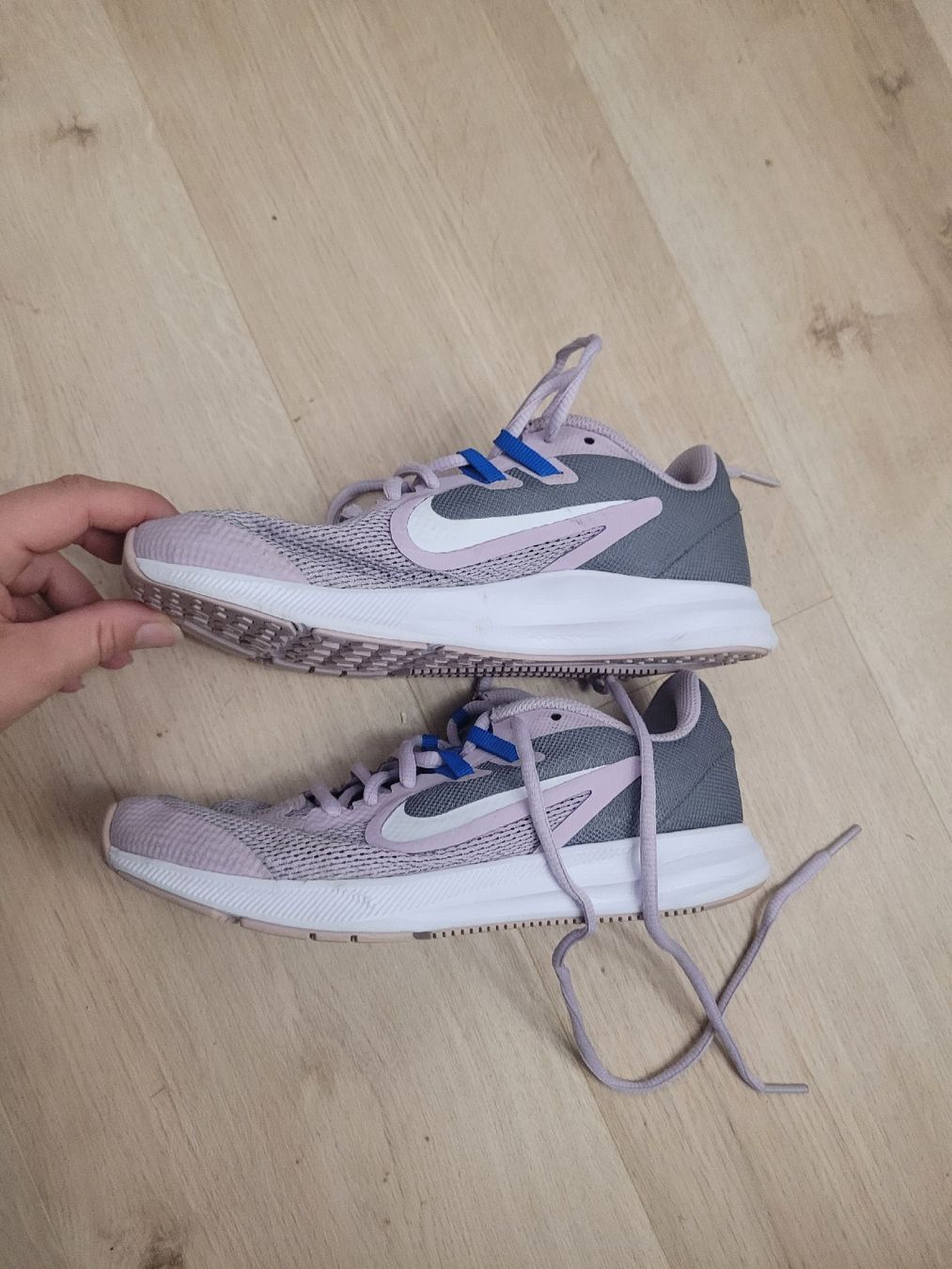 Nike Scarpe per ragazze: Schuh nike Gr. 35.5 – Usato da Lupsingen venduto da sta_wgg5 2