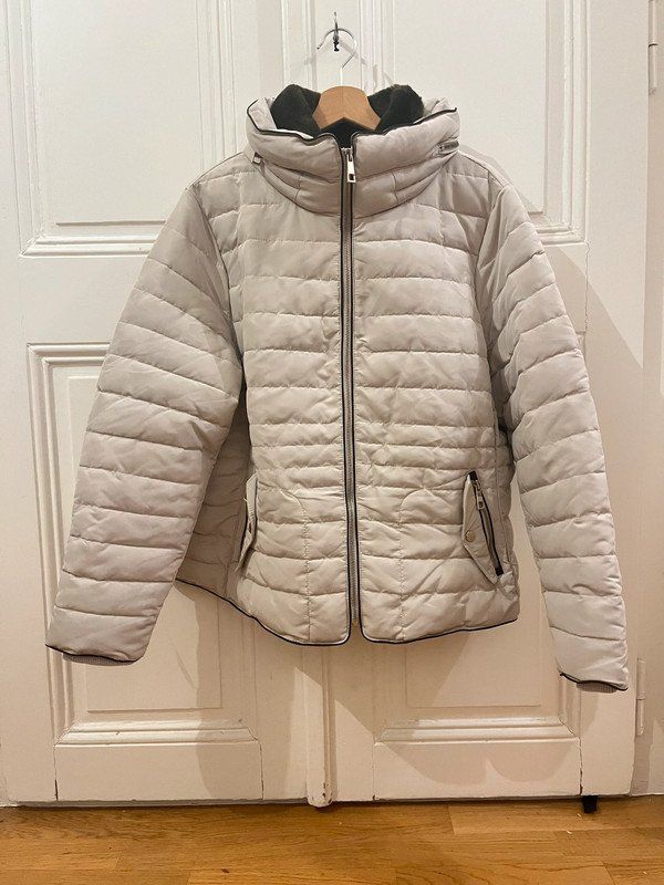 Vestes: M&S Winter Jacket with fur collar – D'occasion à Genève par toandfrom