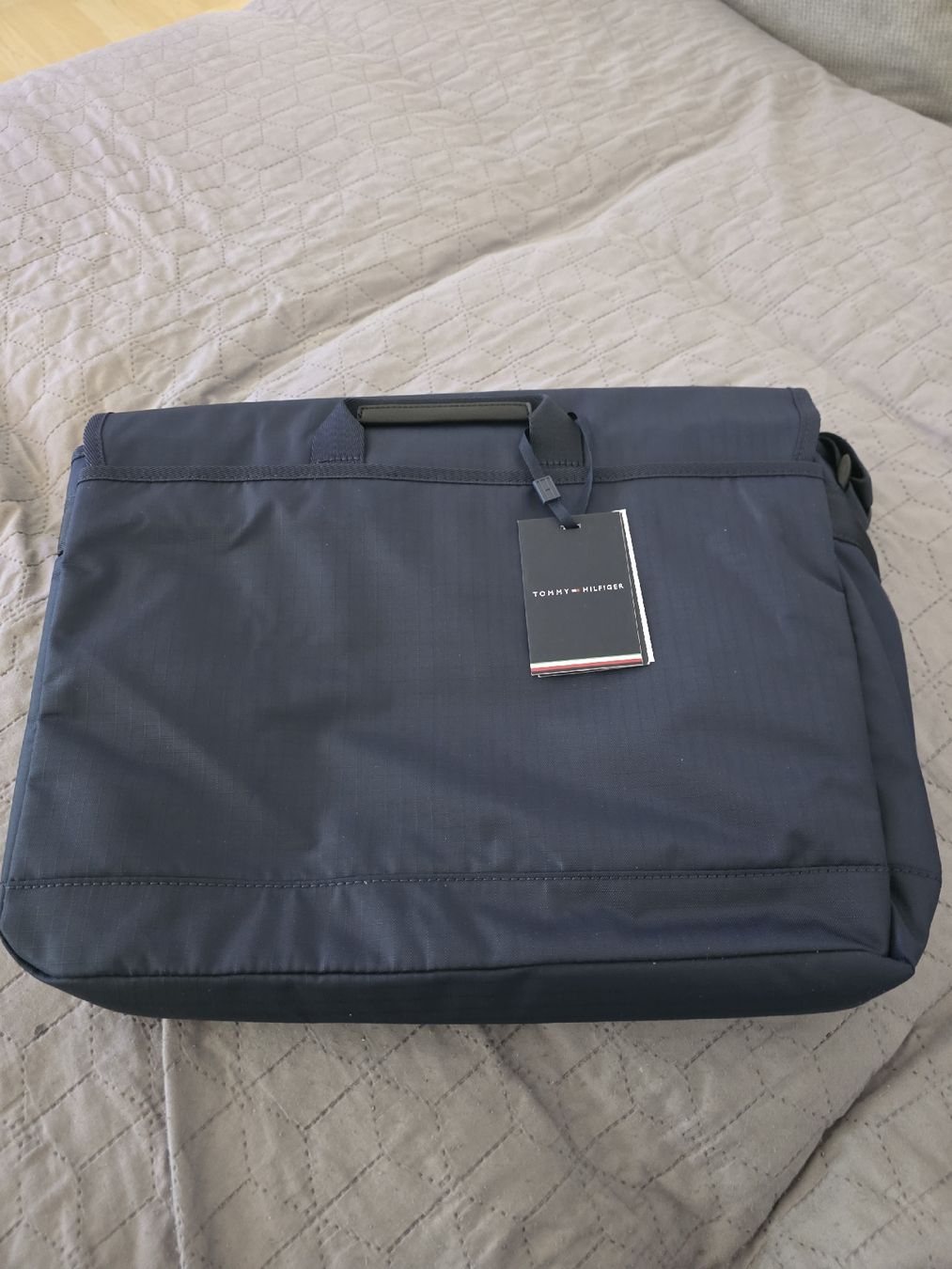 Tommy Hilfiger Borse: tasche – Nuovo (secondo la descrizione) da Buchs AG venduto da tac_zz5h 2
