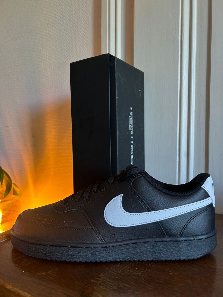 Nike Scarpe da uomo: Neue Nike Schuhe – Nuovo (secondo la descrizione) da Luzern venduto da est_5jhg 4