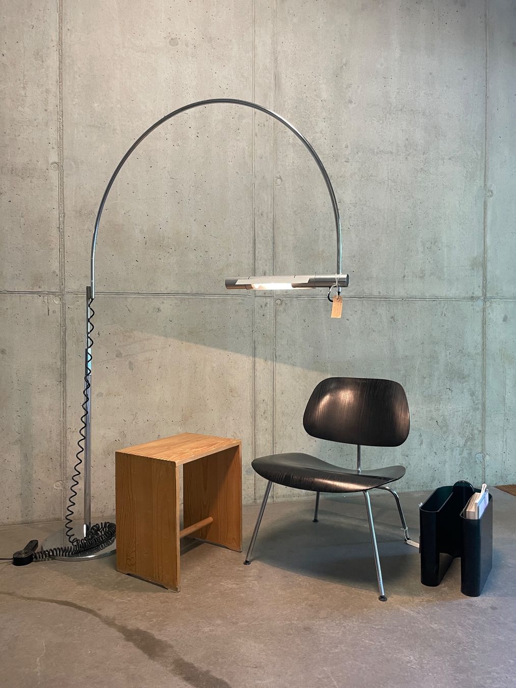 Baltensweiler Lampade: Baltensweiler Bogenleuchte Halo-Stativ – Usato da Zürich venduto da starch.studio 1
