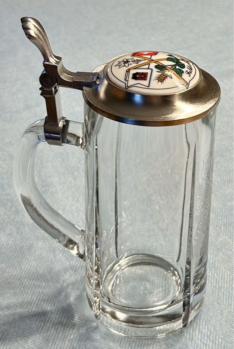 Feldschlösschen Gläser: Bierkrug mit Zinndeckel Feldschlösschen – Gebraucht aus Lengnau AG von Mefari