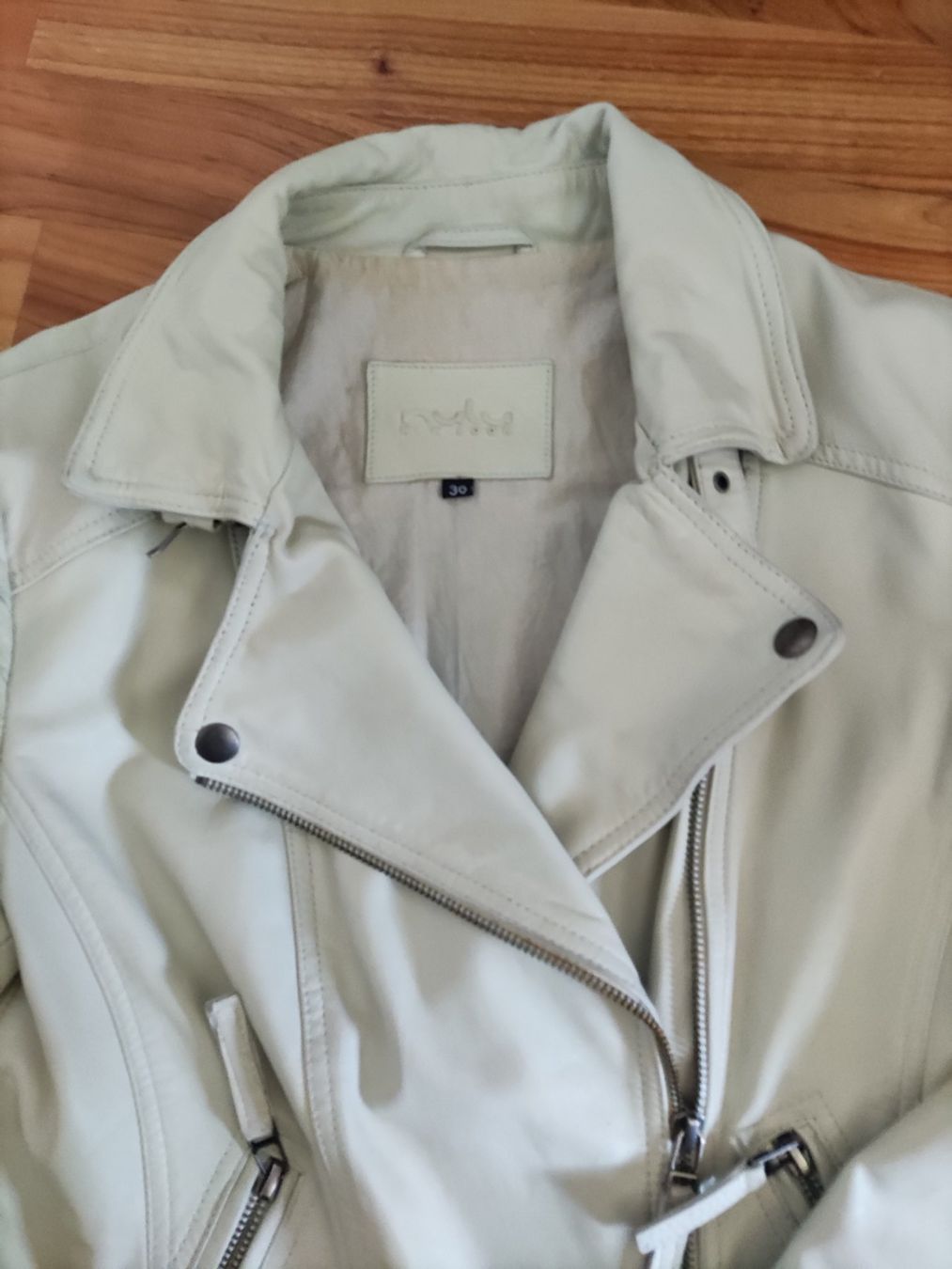Giacche: Tolle helle Lederjacke, super weiches Leder – Usato da Solothurn venduto da Csw1 2