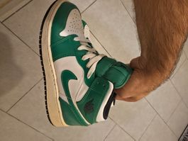 Nike Air Jordan 1 Mid GS Lucky Green