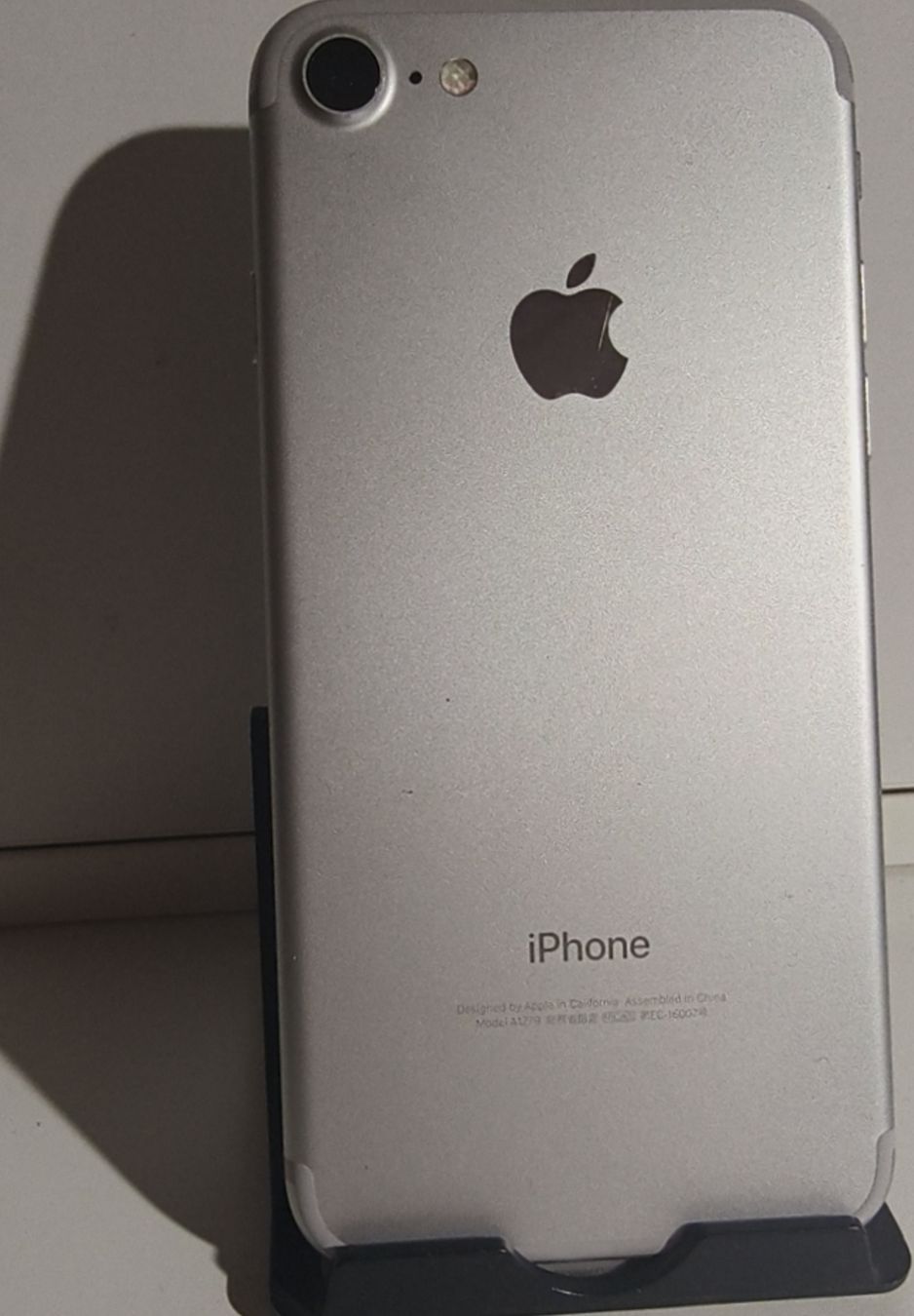 Apple Telefoni cellulari / Smartphones: Apple iPhone 7 Defekt  – Difettoso da La Tour de Peilz venduto da Dejobokin