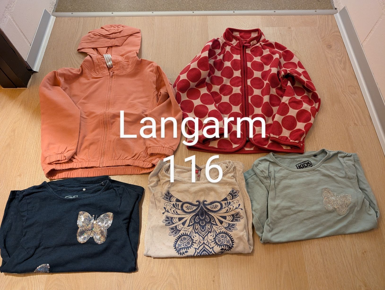 Lotti & Set di vestiti: Kleiderpaket 116/122 – Usato da Nods venduto da BieneS 3