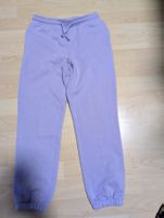 Lila Jogginghose Gr. 134cm von C&A, top Zustand