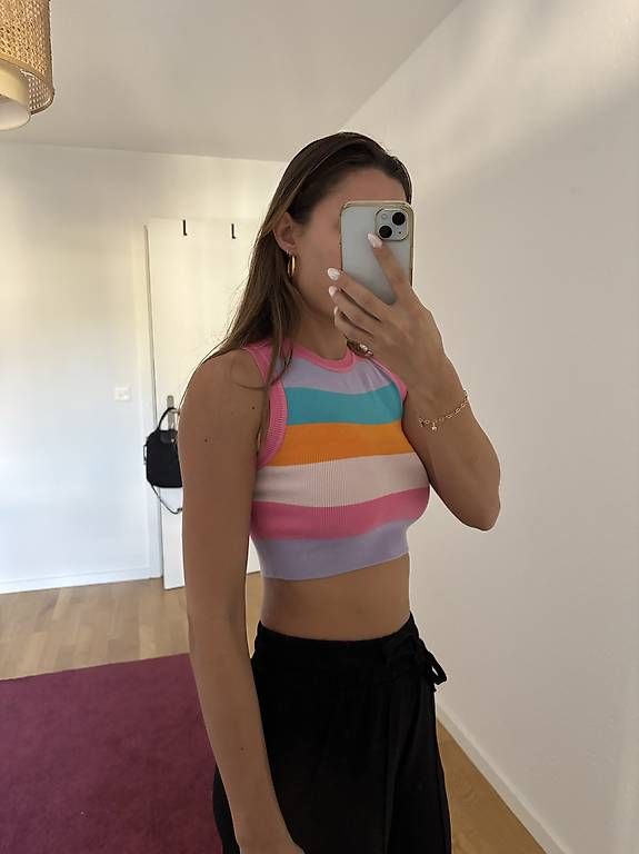 Tops: Strick Crop Top bunt  – D'occasion à Bern par Milie.Lou 1