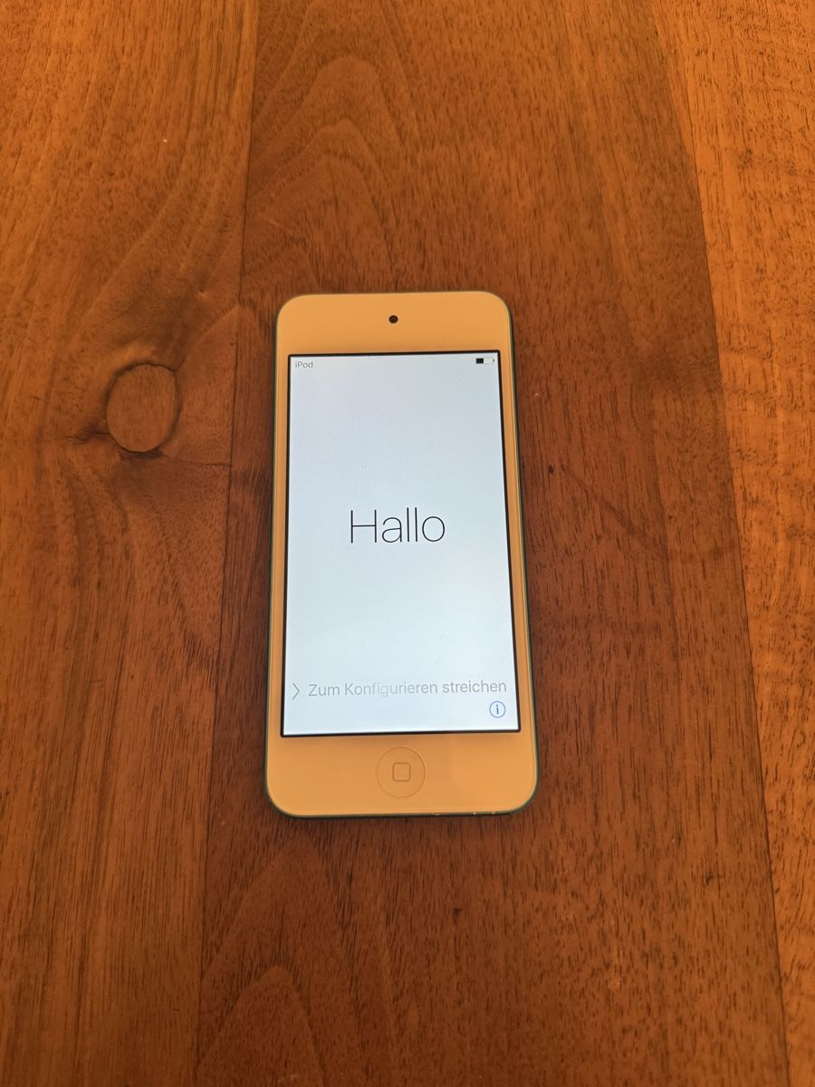 Apple Lecteur media portable: iPod Touch 5th Generation 16gb – D'occasion à Rüschlikon par YM8803