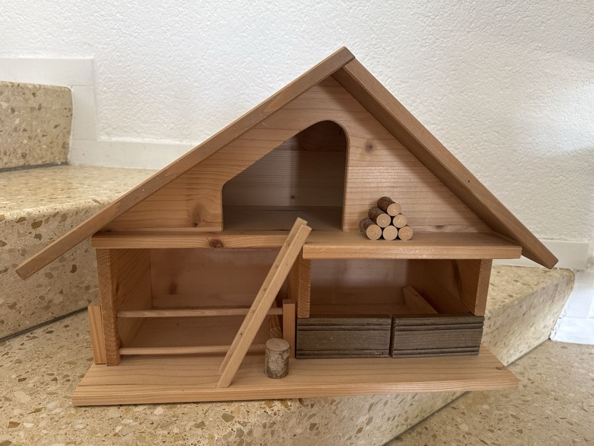 Trauffer Jouets: Ferme en bois Trauffer – D'occasion à Neyruz FR par marie.ange 1