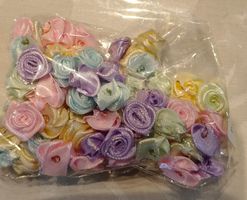 Verschiedene Mini‑Rosenbündel, perfekt für kreative Arbeiten