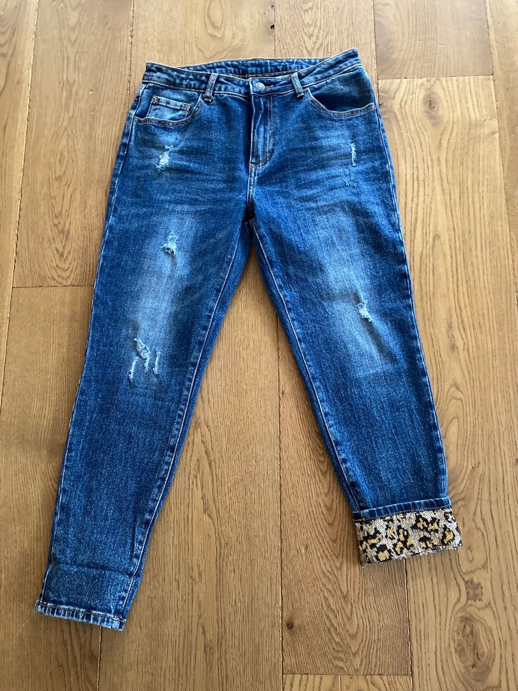 Jeans: Jeans mit Pailletten, NEU, Grösse M - 38 – Nuovo (secondo la descrizione) da Le Châble / VS venduto da Ursaban
