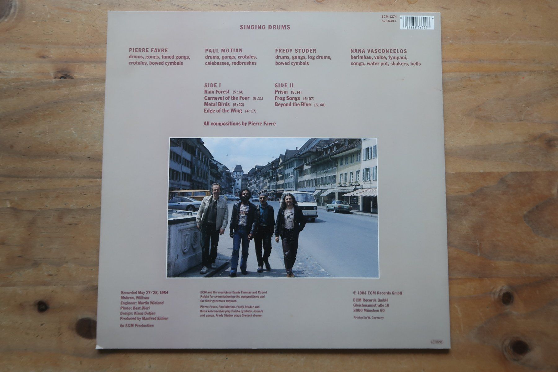 Dischi in vinile: PIERRE FAVRE ENSEMBLE - SINGING DRUMS - VINYL LP – Usato da Basel venduto da Patiscat 1