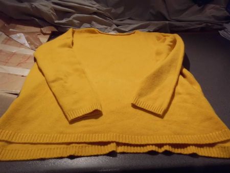 Pullover ca. Grösse M, gelb