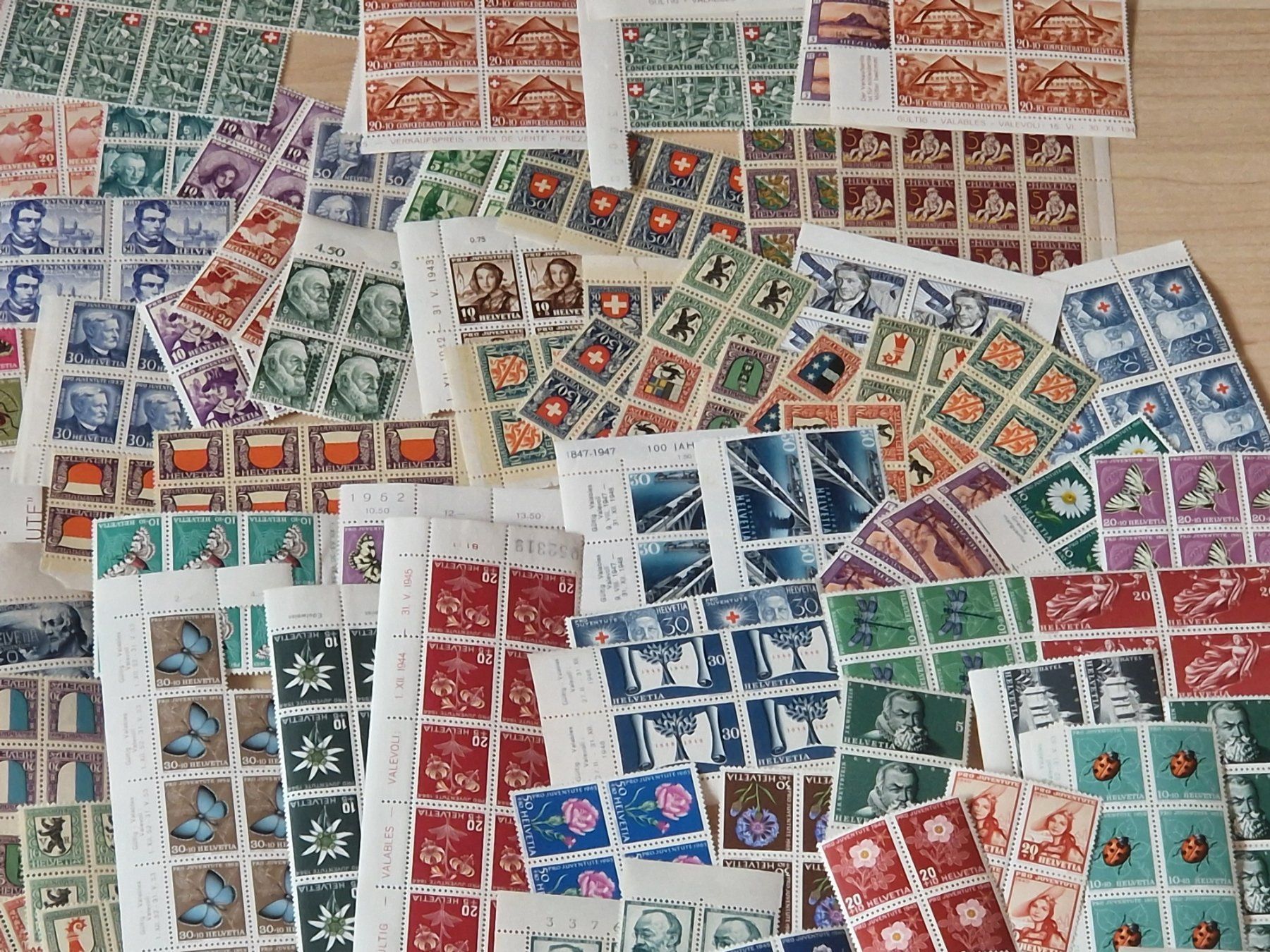 Tous les timbres: Grosser Posten CH postfrisch**, ab 1.- – D'occasion à Burgdorf par Glossy01 5