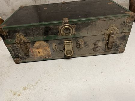 Alte Truhe, Vintage Metallkoffer, Reisekoffer, Deko Rarität
