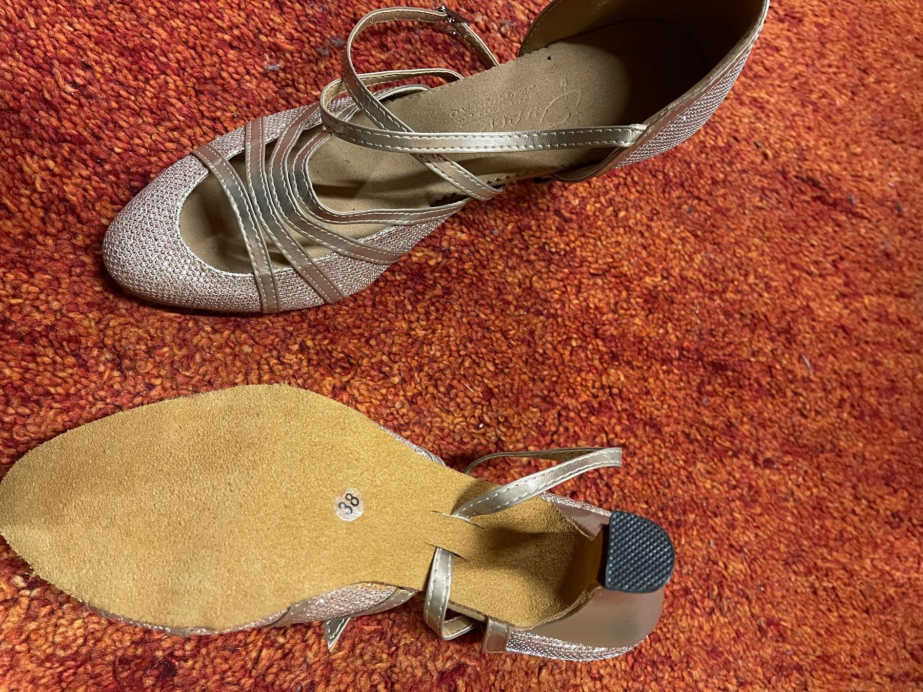 Scarpe da donna: Tanz Schuhe – Nuovo (secondo la descrizione) da Hinterkappelen venduto da simona67 2