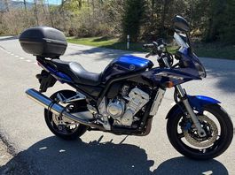 Yamaha Fazer Modèle FZS 1000 bleue