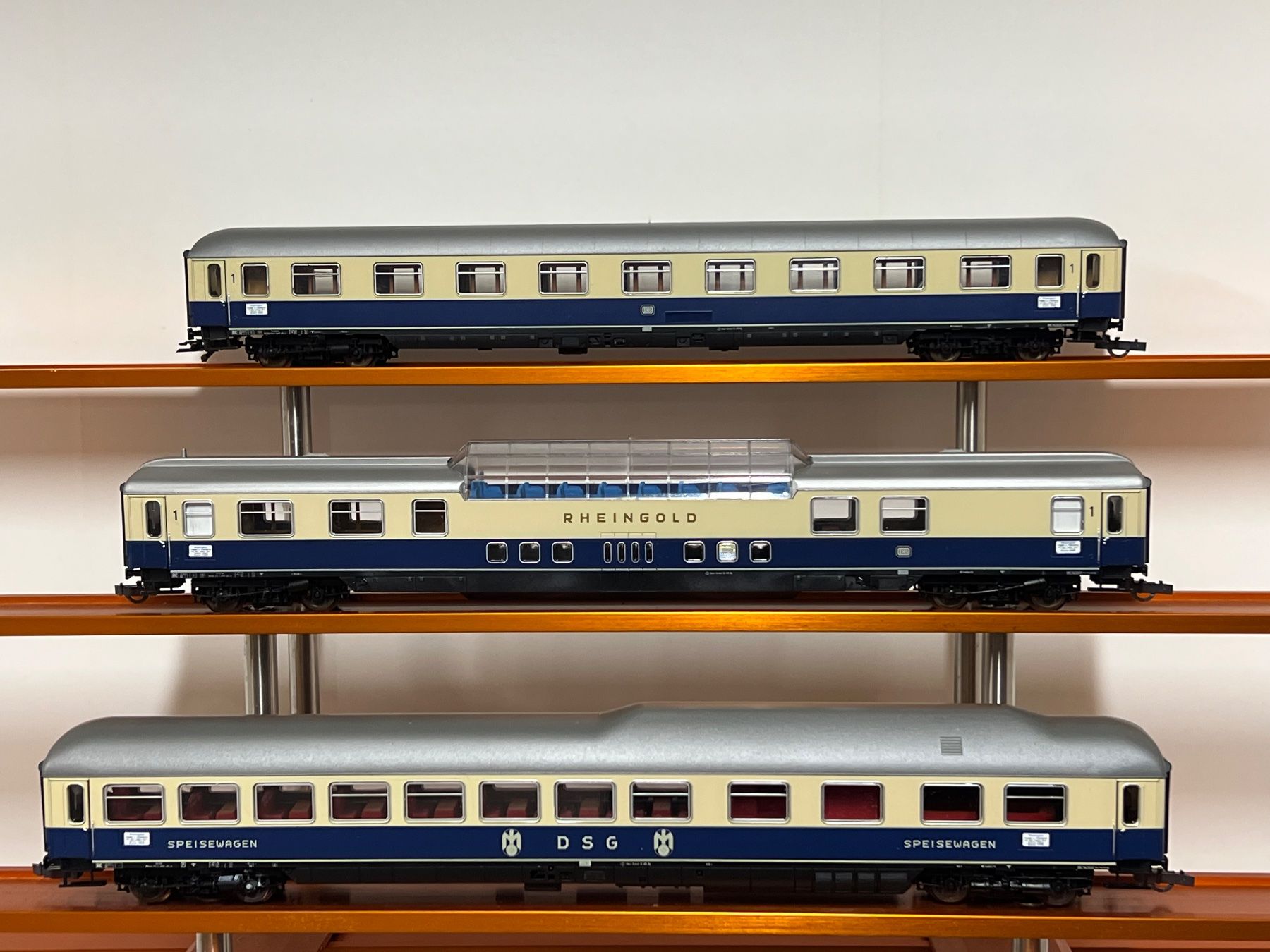 Lima Modellini di ferrovie: Lima Rheingold Wagenset  H0 DC – Usato da Neuenhof venduto da ludovicco 8