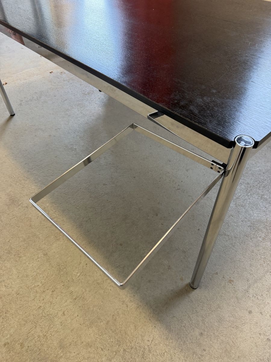 USM Bureaux: Table de bureau USM Haller – D'occasion à Puidoux par nic_5zf7 5