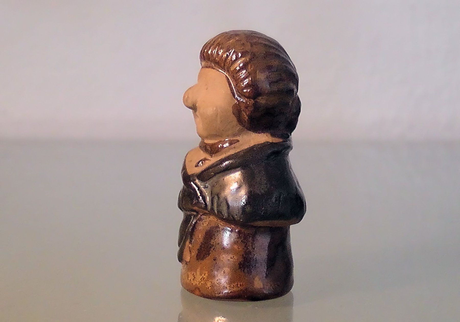Statuette: Figur aus Ton alte Dame – Usato da Rüti ZH venduto da Prostias 1