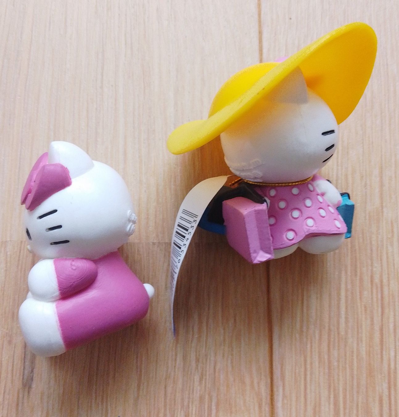 Hello Kitty Statuette: Hello Kitty Figuren 2 Stück ca. 6 cm – Nuovo (secondo la descrizione) da Wohlen AG venduto da salamanderspielwaren 2