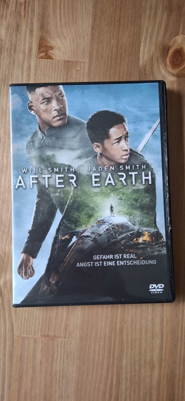 Tutti i DVDs: DVD After Earth Will Smith – Usato da St. Gallen venduto da emi_nfh9