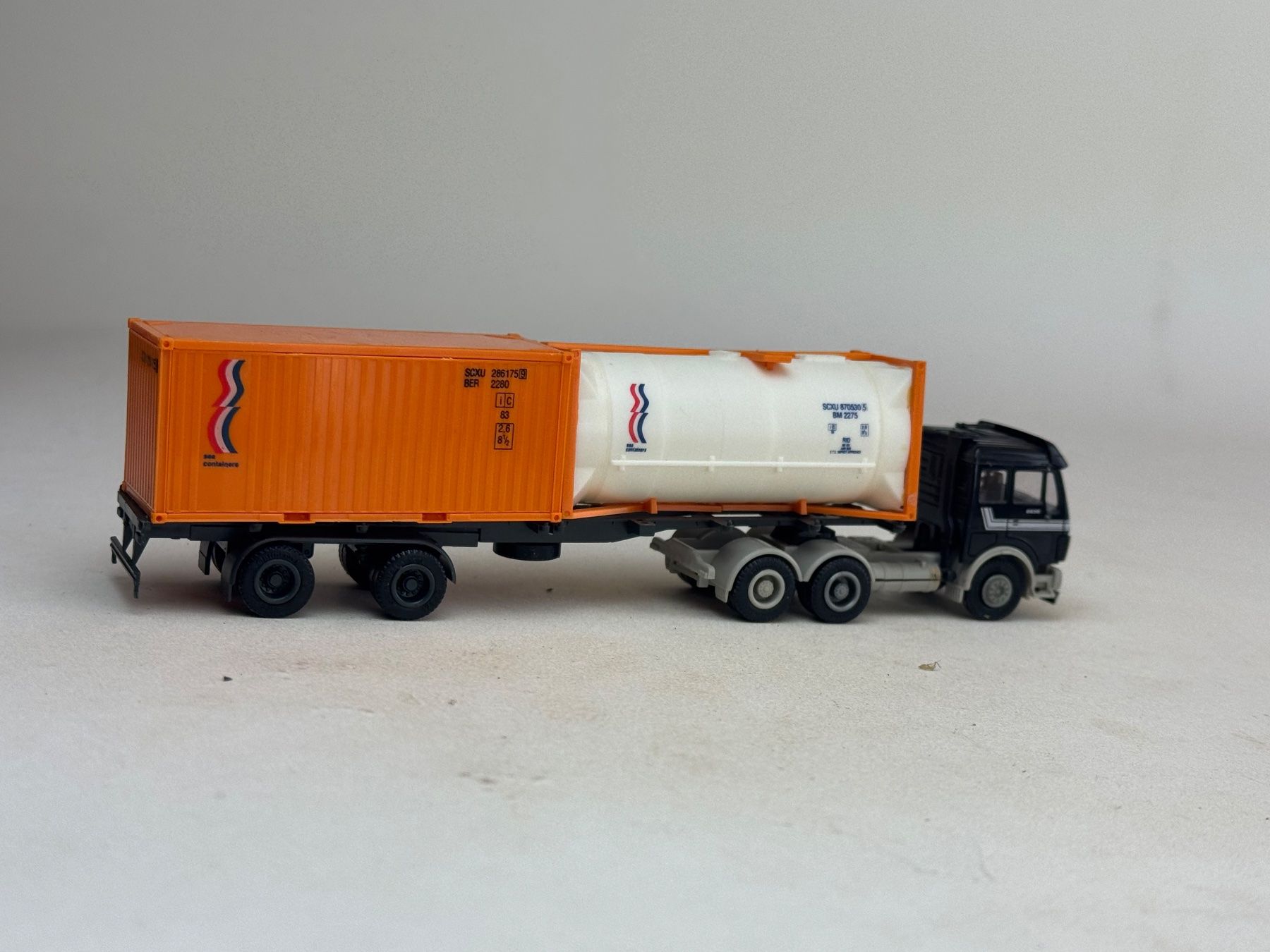 Wiking Modellini d'auto: VE1- Herpa Mercedes Container Sattelzug – Usato da Elm venduto da Wikmtz 1