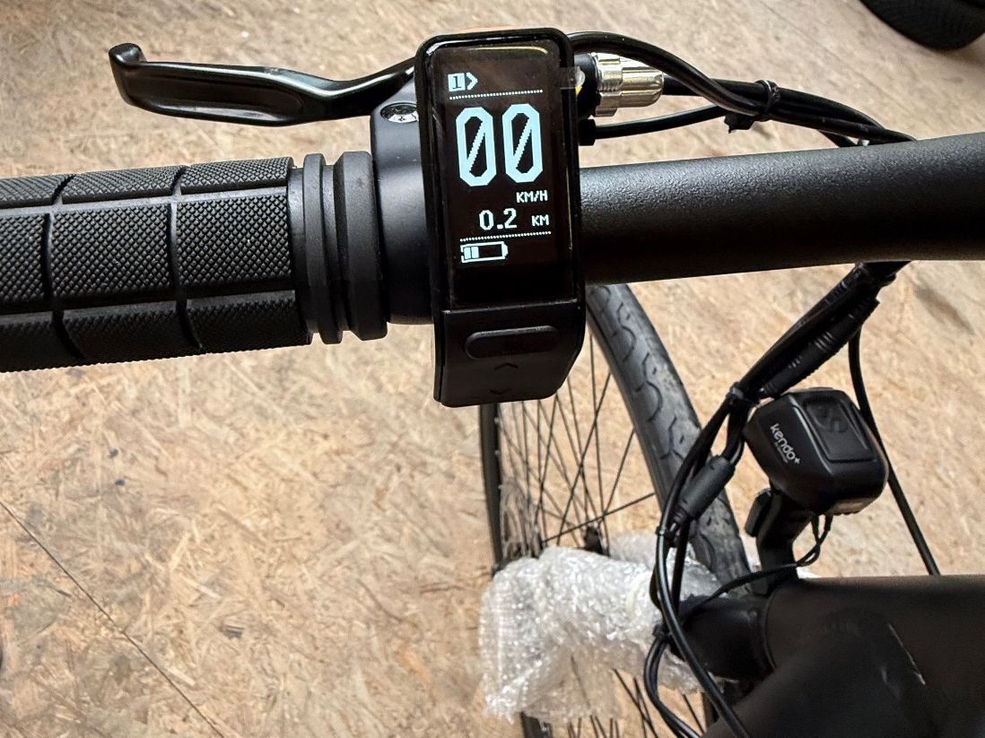 Velos: E-Bike FXH-008 Back2Green Germany – Schwarz Matt- NEU! – Neu und originalverpackt aus Trimmis von Kene_Design_Form 8