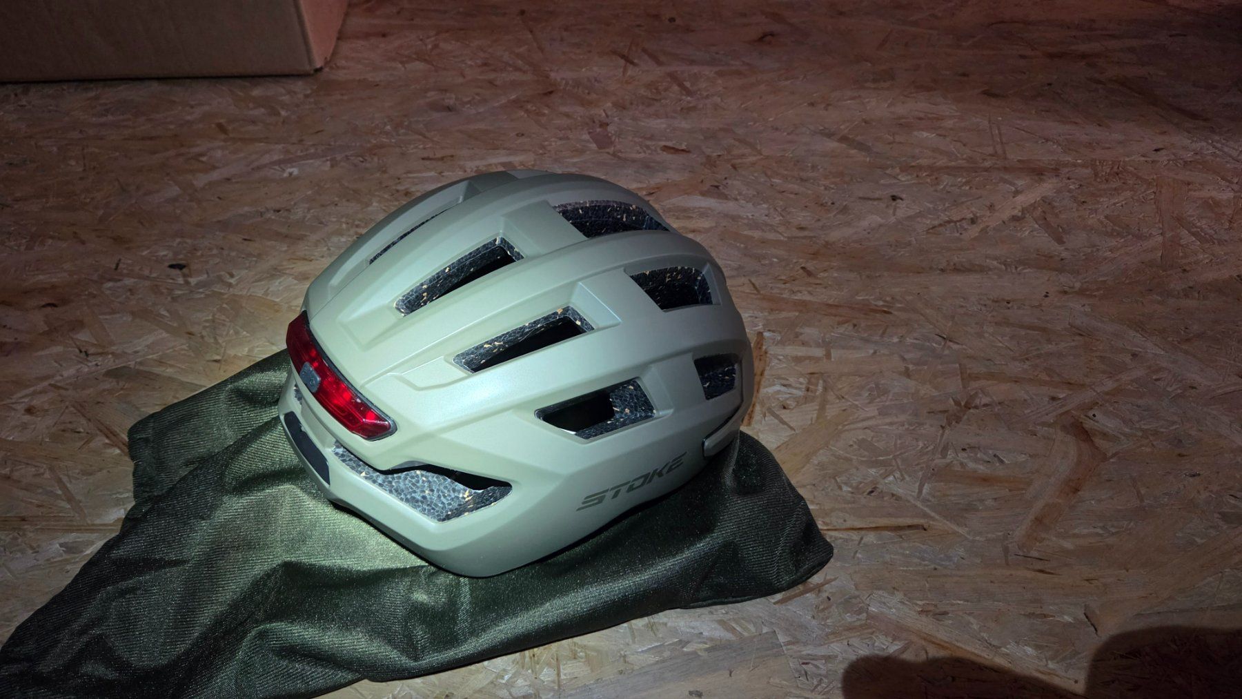 Caschi: Velohelm RD18 CORK LED – Nuovo e nell'imballaggio originale da Glis venduto da jambie01 1