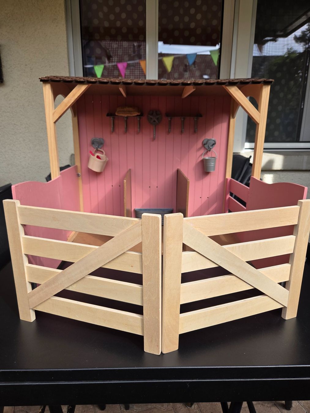 Our Generation Giocattoli: Our Generation Pferdestall Holz rosa – Usato da Winterthur venduto da trise80 3