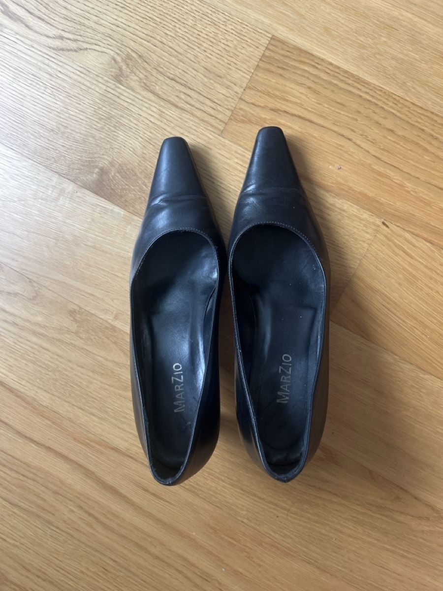Chaussures femmes: Kitten Heels Schwarz – D'occasion à Zürich par ant_pql9 1