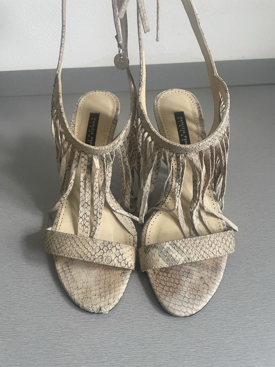 Patrizia Pepe Scarpe da donna: Patrizia Pepe Sandalen, Gr. 37 Fransen – Usato da St. Moritz venduto da cri_h9tt 3