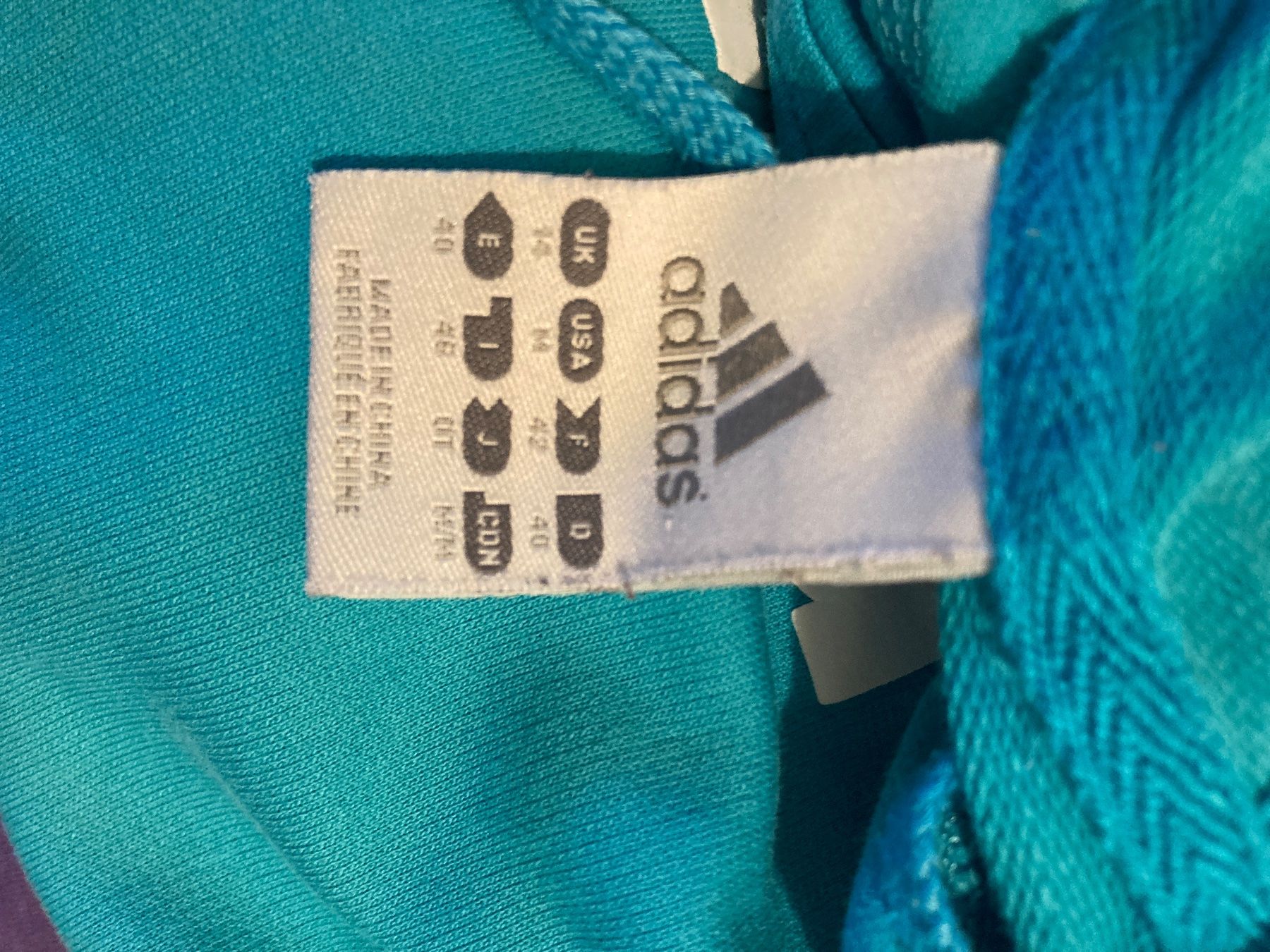 Adidas Pulls & Sweat-shirts: Adidas Hoodie Hellblau – Neuf (Voir description) à Zürich par Frangipan23 2