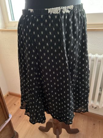 Jupe Marke NILE schwarz/weiss gemustert, Grösse XS
