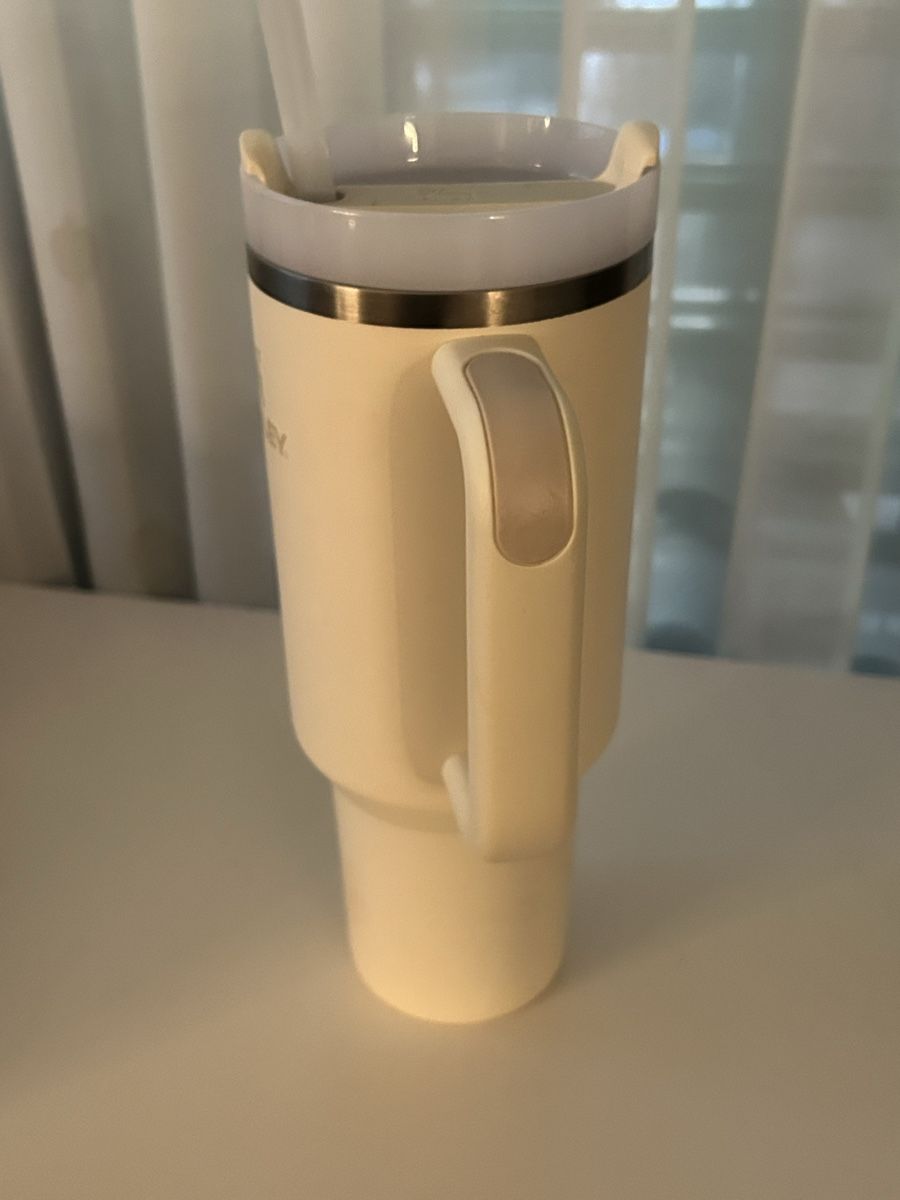 Stanley Borracce & Thermos: Stanley Becher mit Henkel und Strohhalm – Nuovo (secondo la descrizione) da Wädenswil venduto da kha_n27q 1