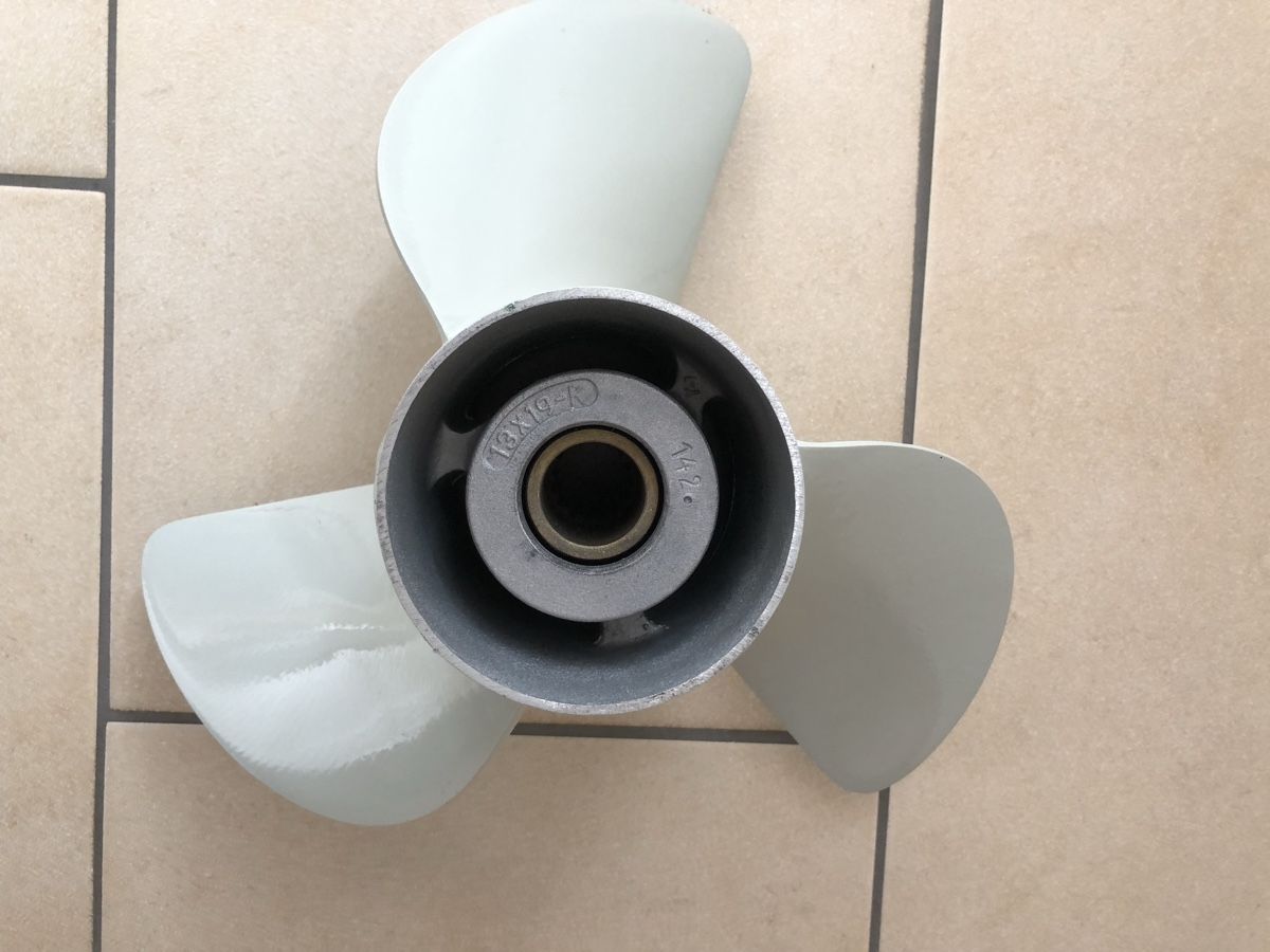 Yamaha Motori: Propeller für Yamaha Aussenborder – Nuovo (secondo la descrizione) da Uetendorf venduto da fah_8dgj