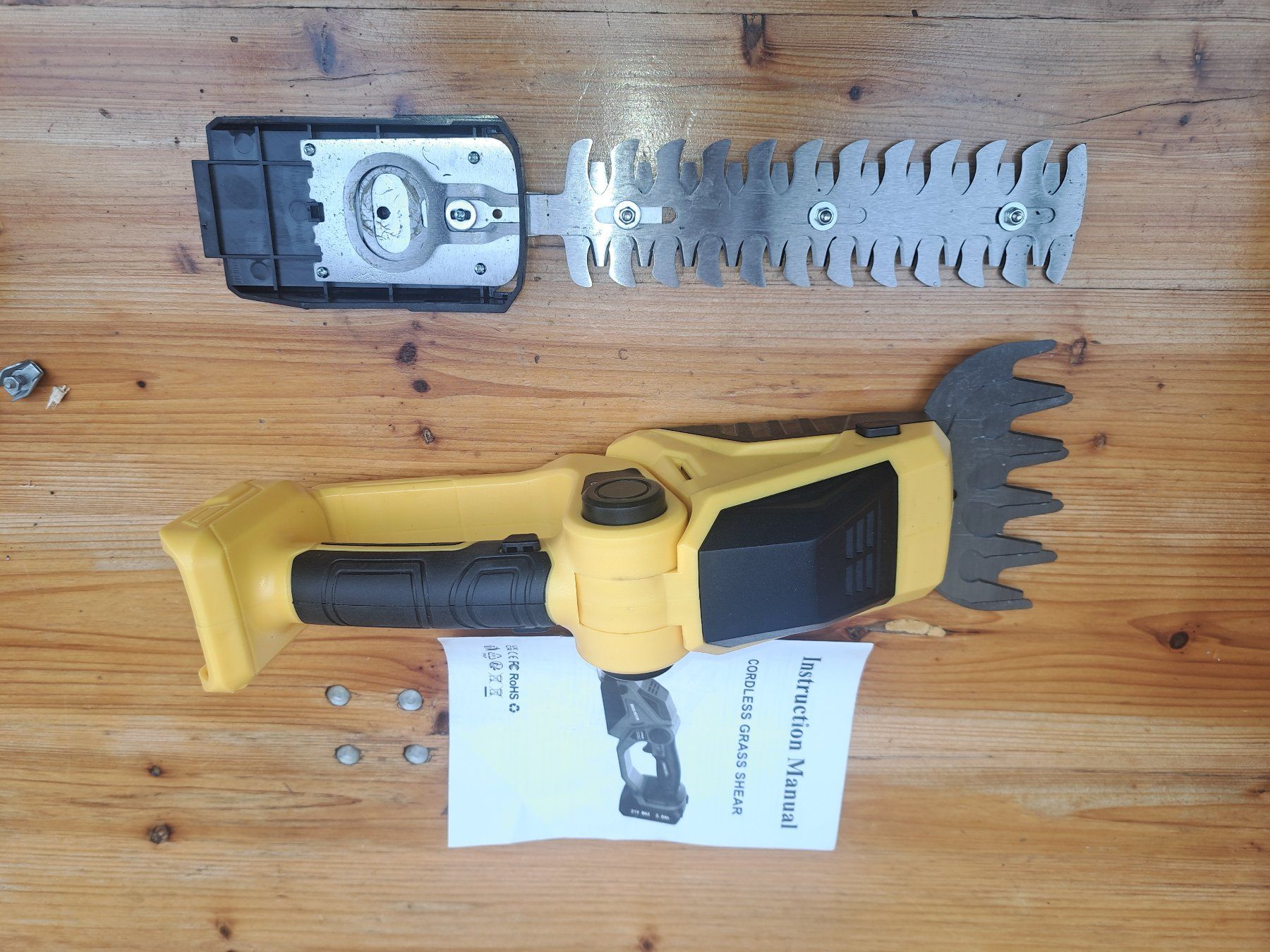 Alle Maschinen: taille-haie et cisaille à gazon Handheckenschere, Grasschere – Gebraucht aus Eschert von PANZER0041
