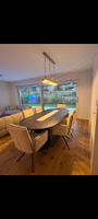 Design Set – Massivholz Tisch + TV Möbel + Stühle