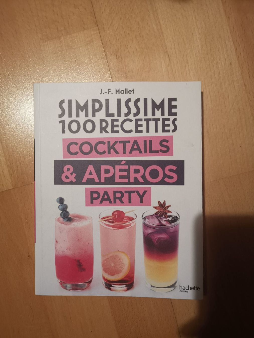 Libri: Livre coktail jamais utilisé – Usato da La Corbaz venduto da Emma22cj