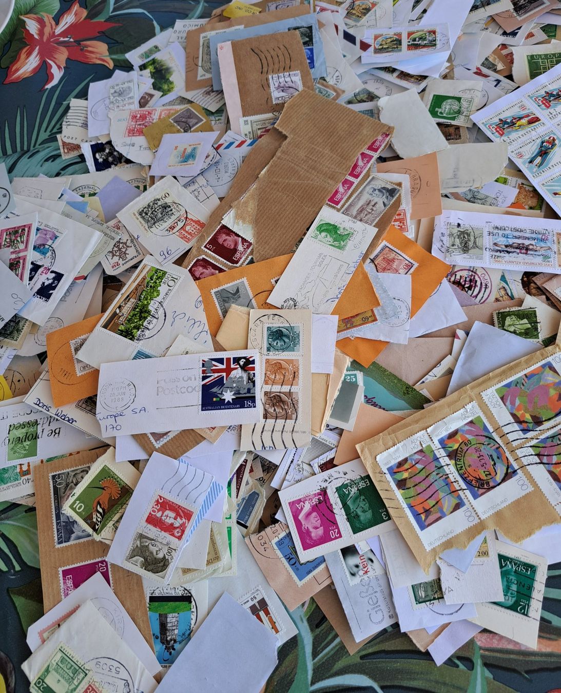 Tutti i francobolli: Timbres Monde 1 kg – Usato da Biel/Bienne venduto da ESOXMAN 2