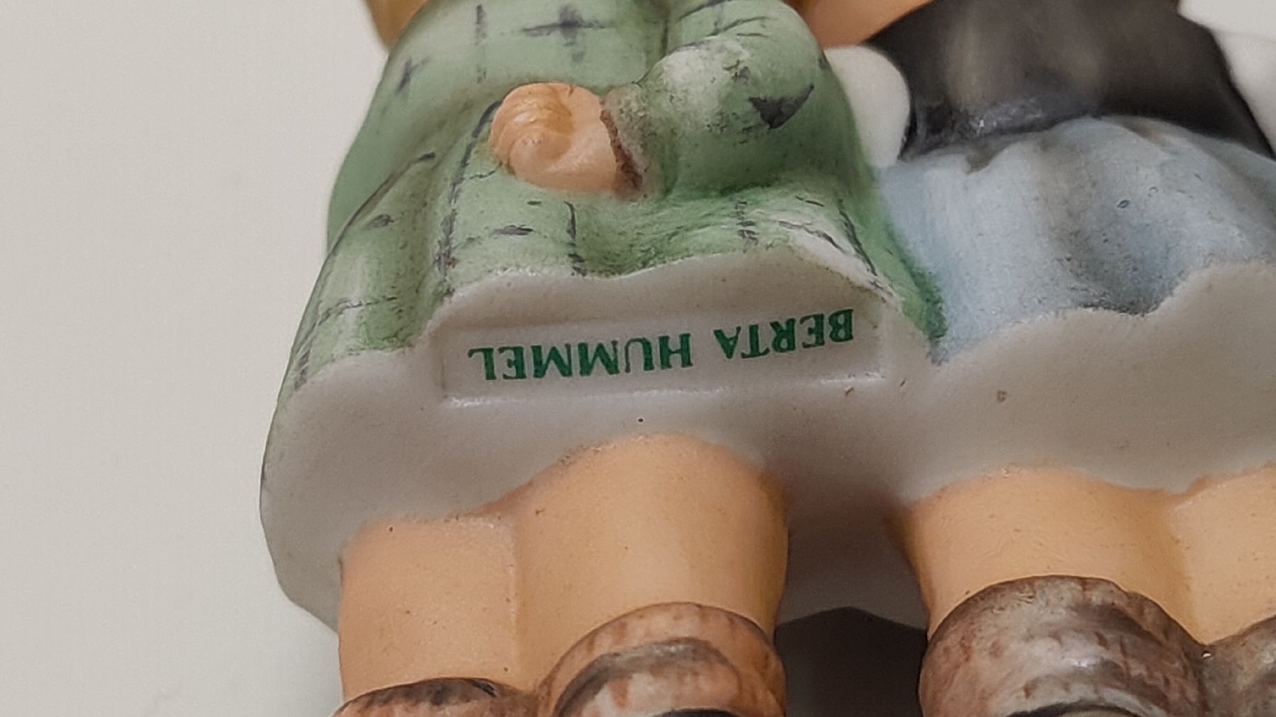 Hummel Statuette: Hummel Figur Mädchen, Goebel 1999 (W) – Usato da Neuenhof venduto da bro_9zsg 4