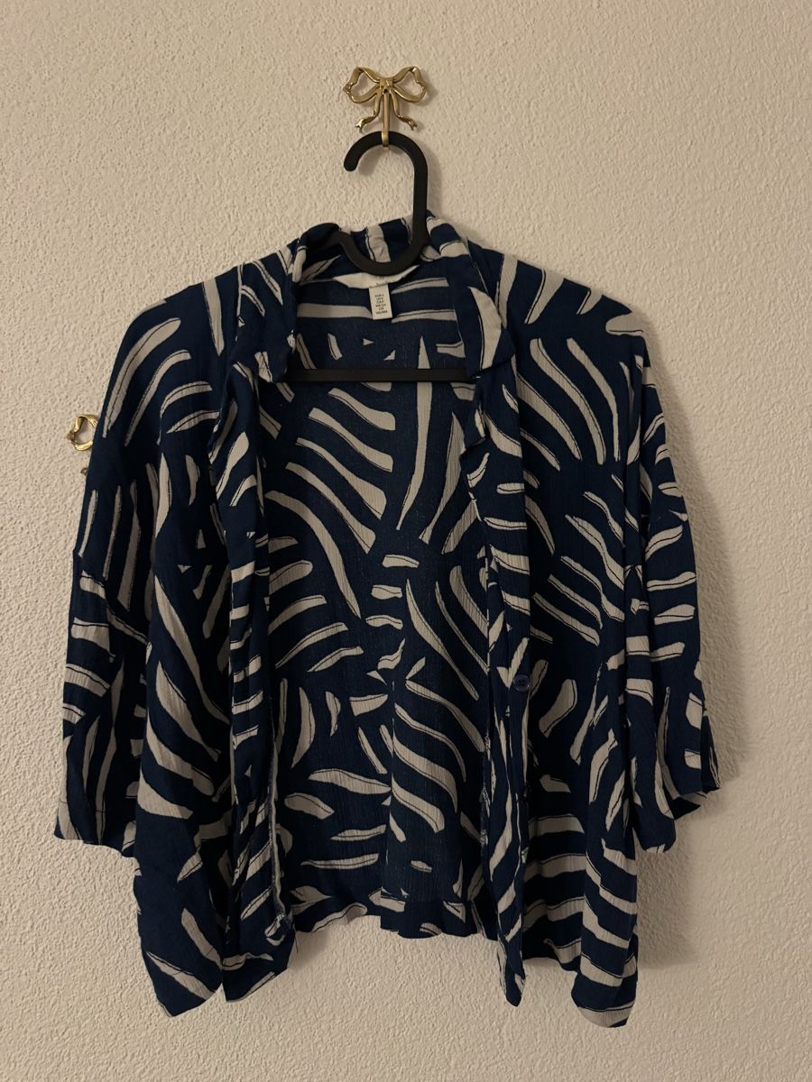 H&M Blusen: Bluse  – Gebraucht aus Effretikon von ajl_rwt5