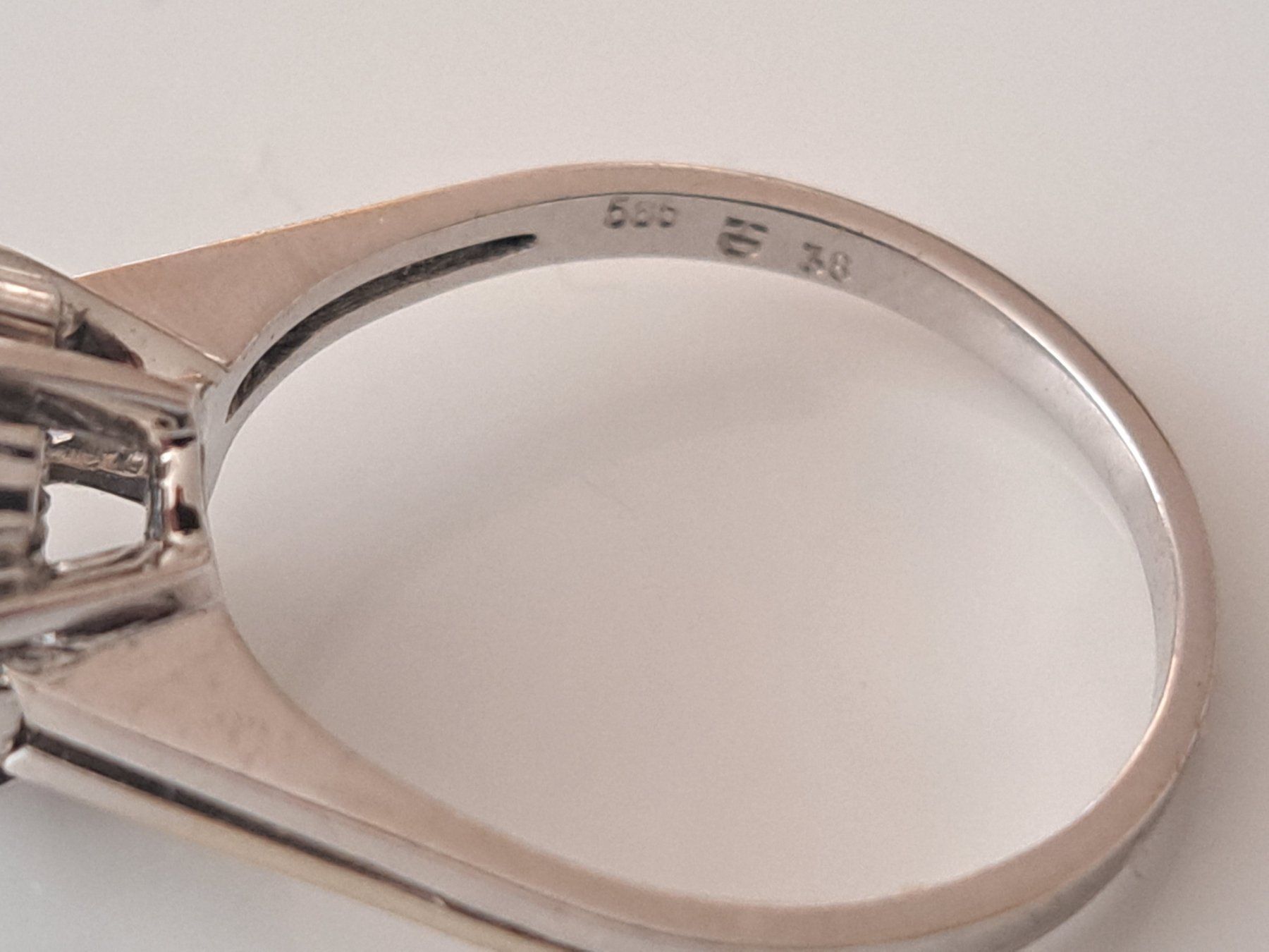 Ringe: Golld Ring mit Dunkles Sapfyr und Diamanten – Gebraucht aus Schaffhausen von meteor7 3