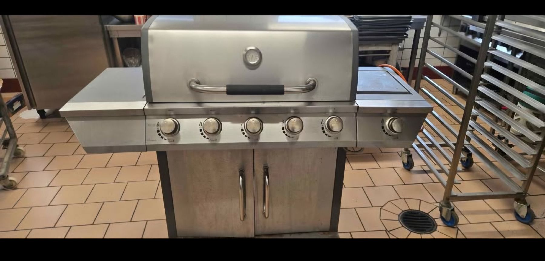 Griglie: Griller mit gas – Usato da Othmarsingen venduto da inf_sjq9