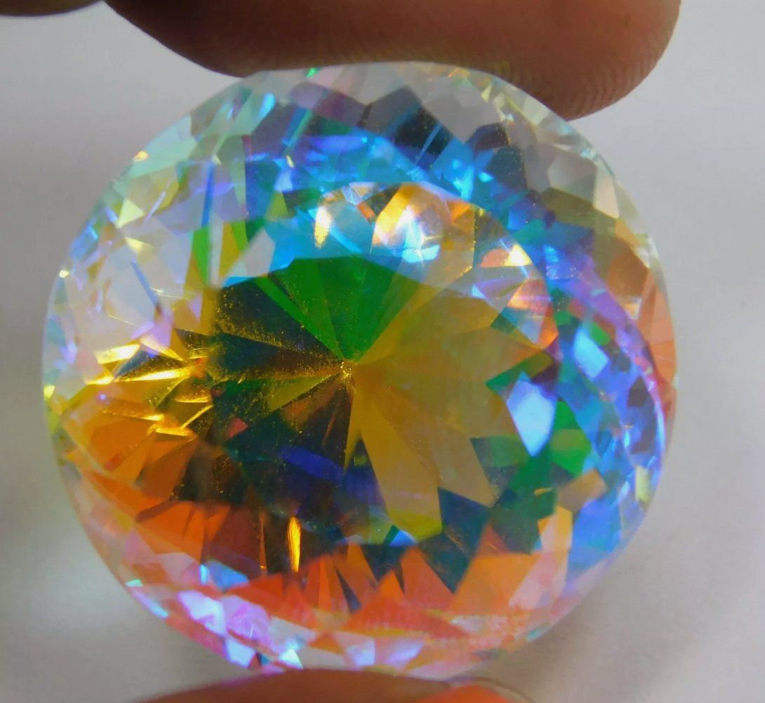 Pietre preziose: 56.1 Ct Mystic Certified – Nuovo e nell'imballaggio originale da Genève venduto da AWWA