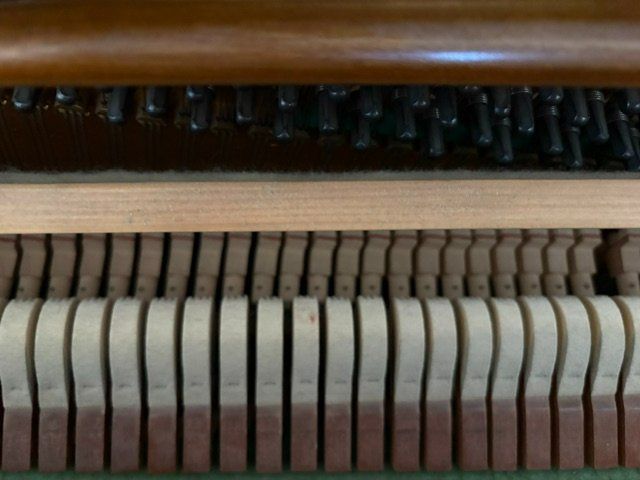 Strumenti musicali: Piano droit August Förster expertisé – Usato da Palézieux venduto da MyriamEdward 3
